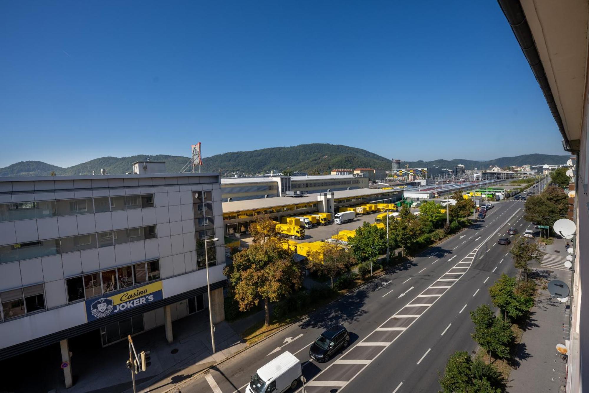Tamliving Center Luxury 4 Rooms Smart Tv Kitchen Great View 格拉茨 外观 照片